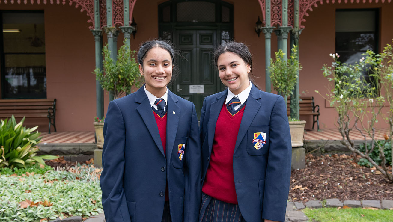 Twin Smiles from Hume Students